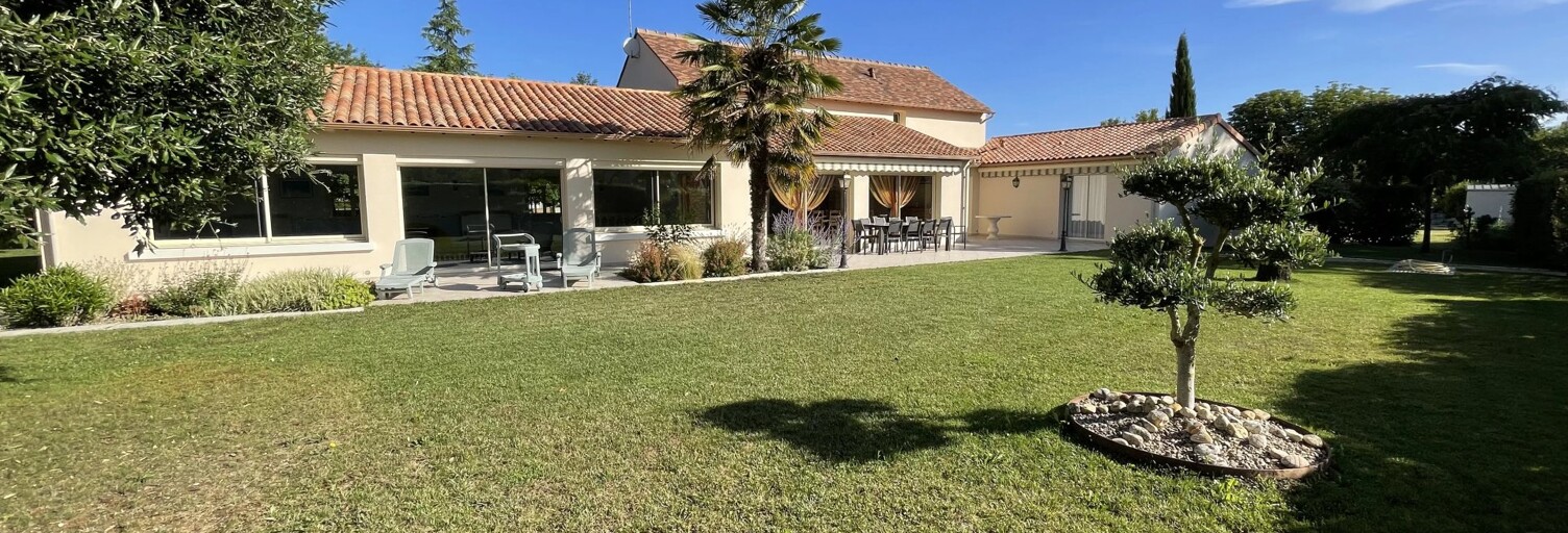 Maison 7 Pièces 411 m² à vendre à Neuville-de-Poitou (86170)
