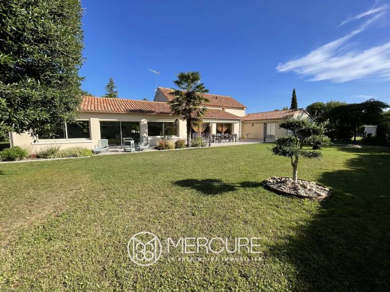 VILLA AVEC PISCINE COUVERTE ET ASCENSEUR — photo 1