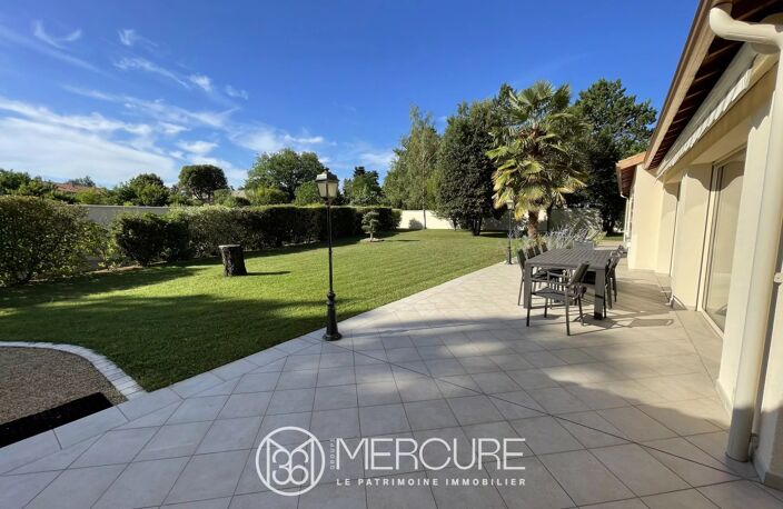 VILLA AVEC PISCINE COUVERTE ET ASCENSEUR — photo 4