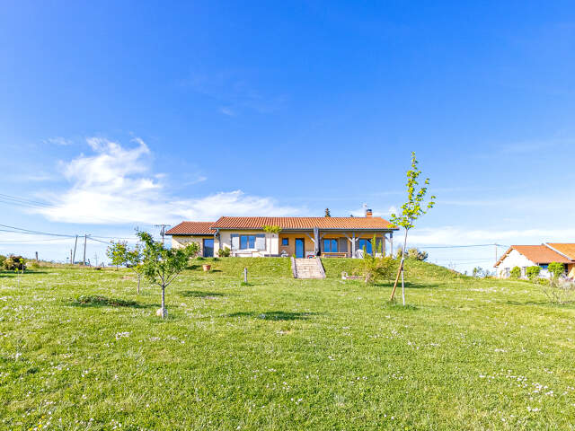 **VENDU** Un lieu exceptionnel à15mn de Villefranche ! Sur l — photo du bien