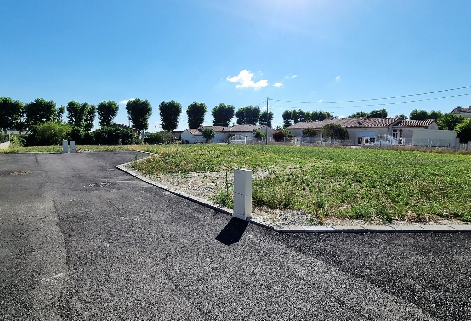 TERRAIN VIABILISÉ 1015 m² — photo 1