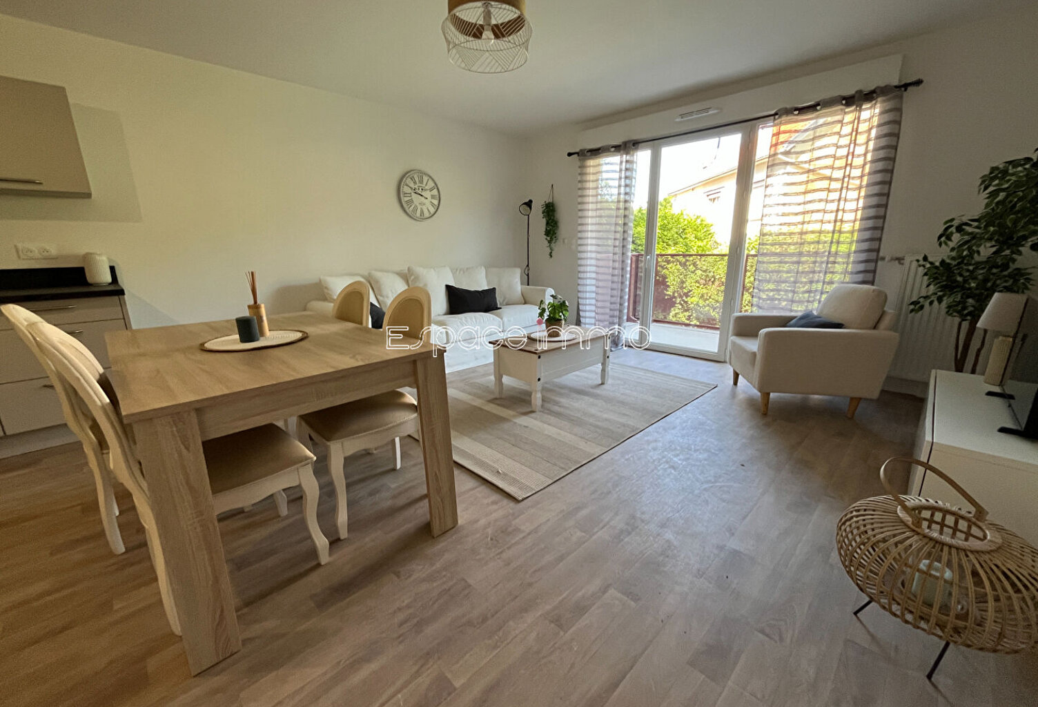 APPARTEMENT T4 SECURISE AVEC TERRASSE, CAVE ET DOUBLE BOX - NOTRE DAME DE BONDEVILLE - 109.10 m² — photo 1