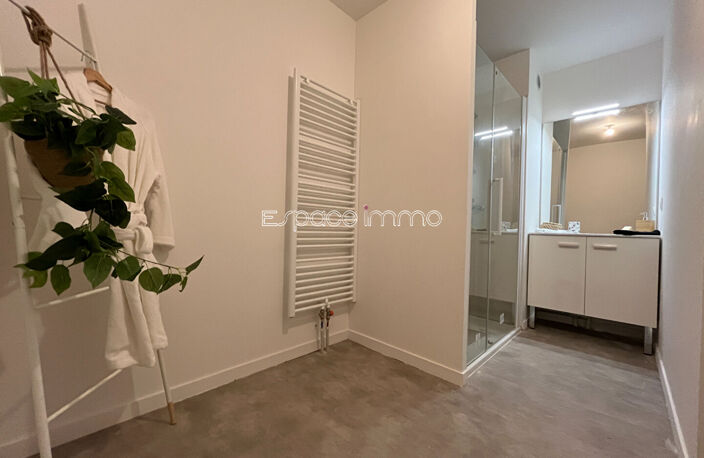 APPARTEMENT T4 SECURISE AVEC TERRASSE, CAVE ET DOUBLE BOX - NOTRE DAME DE BONDEVILLE - 109.10 m² — photo 5