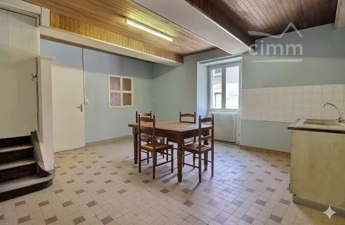 Ancienne bâtisse, Saint-Barthélémy-de-Vals — photo 4