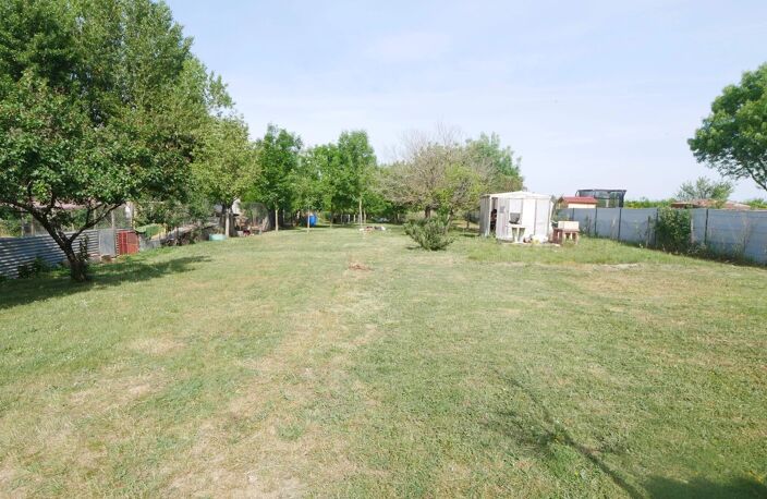 Terrain de 1454m² à Ardillières — photo 2
