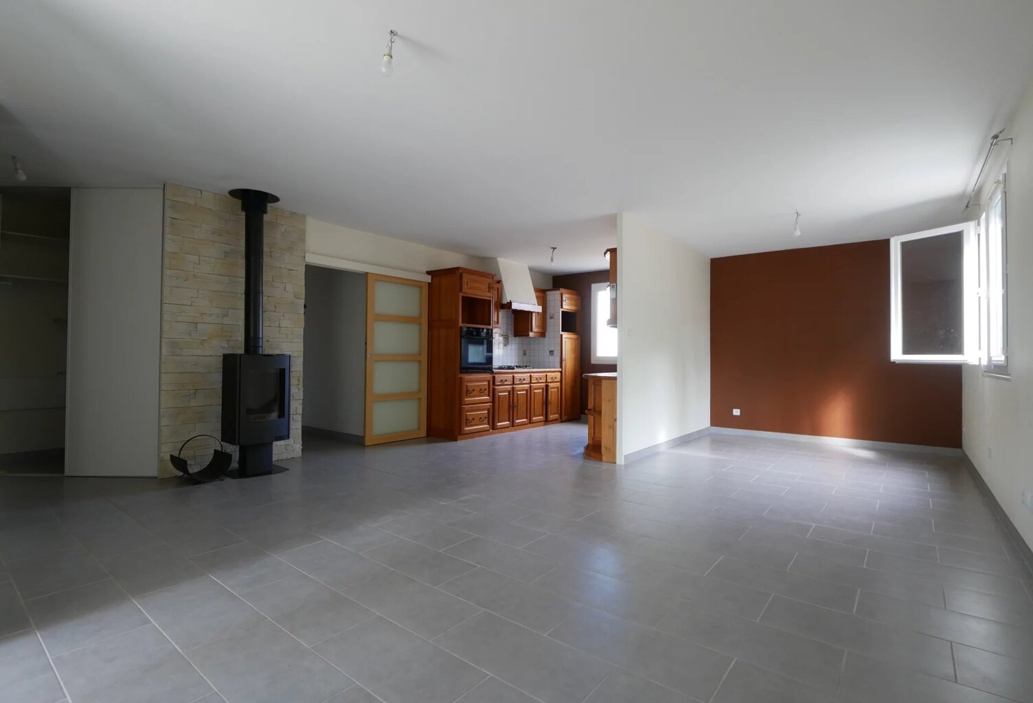 Maison de plain pied à Ardillières — photo 1