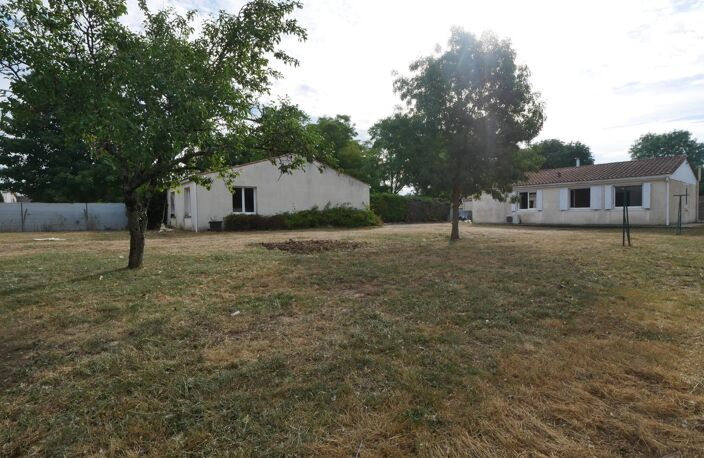 Maison de plain pied à Ardillières — photo 2