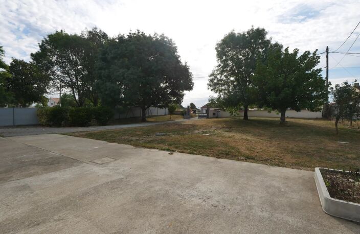 Maison de plain pied à Ardillières — photo 4