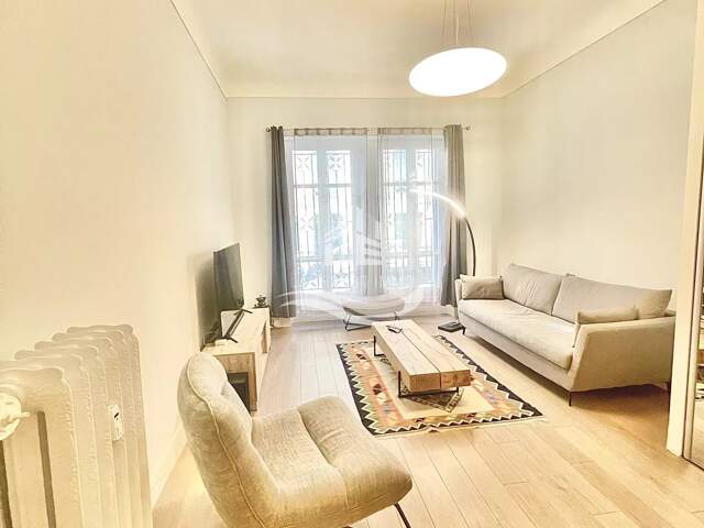 Grand 2 pièces avec mezzanine /Carré D’OR — photo du bien