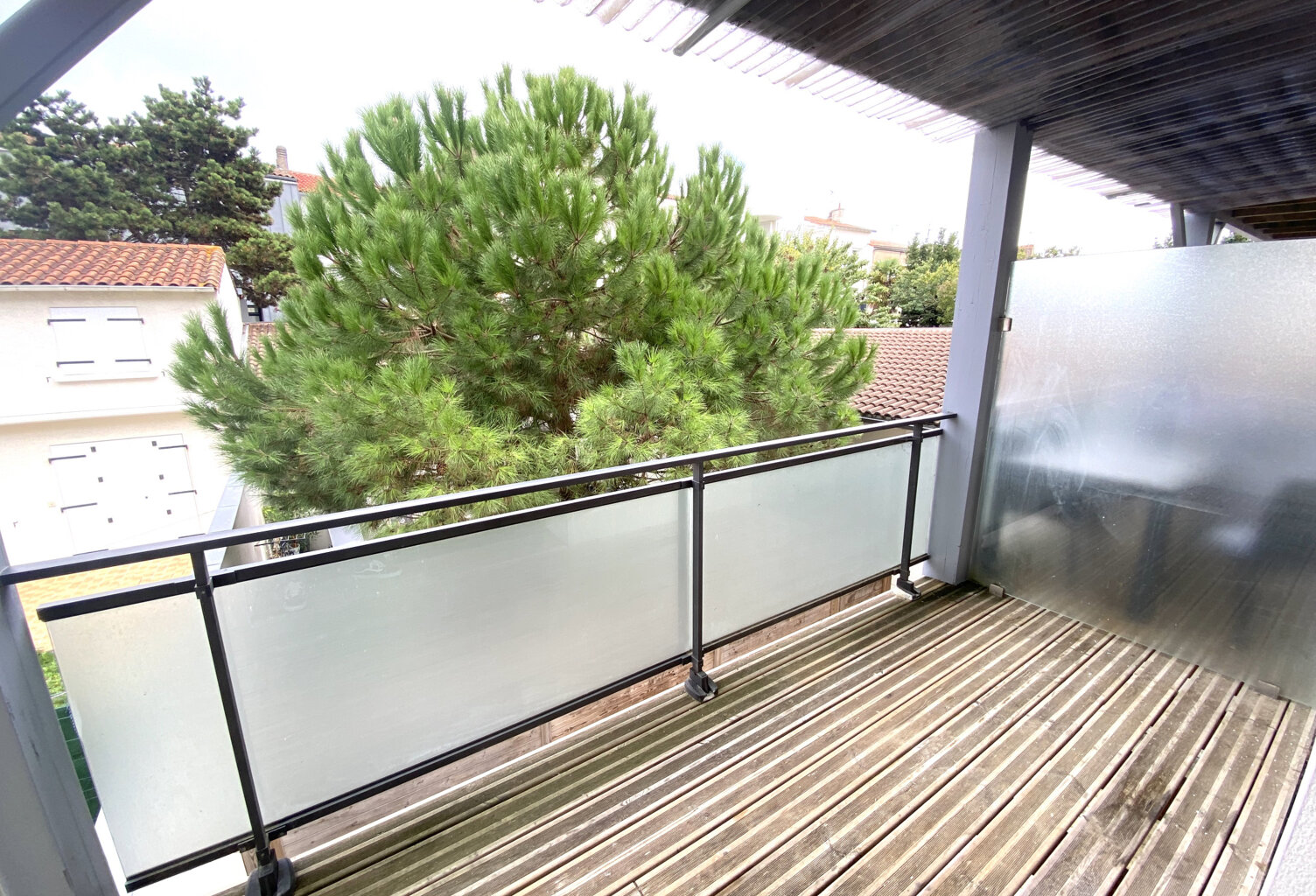 HYPER CENTRE VILLE ROYAN APPARTEMENT T2 BALCON TERRASSE — photo 1