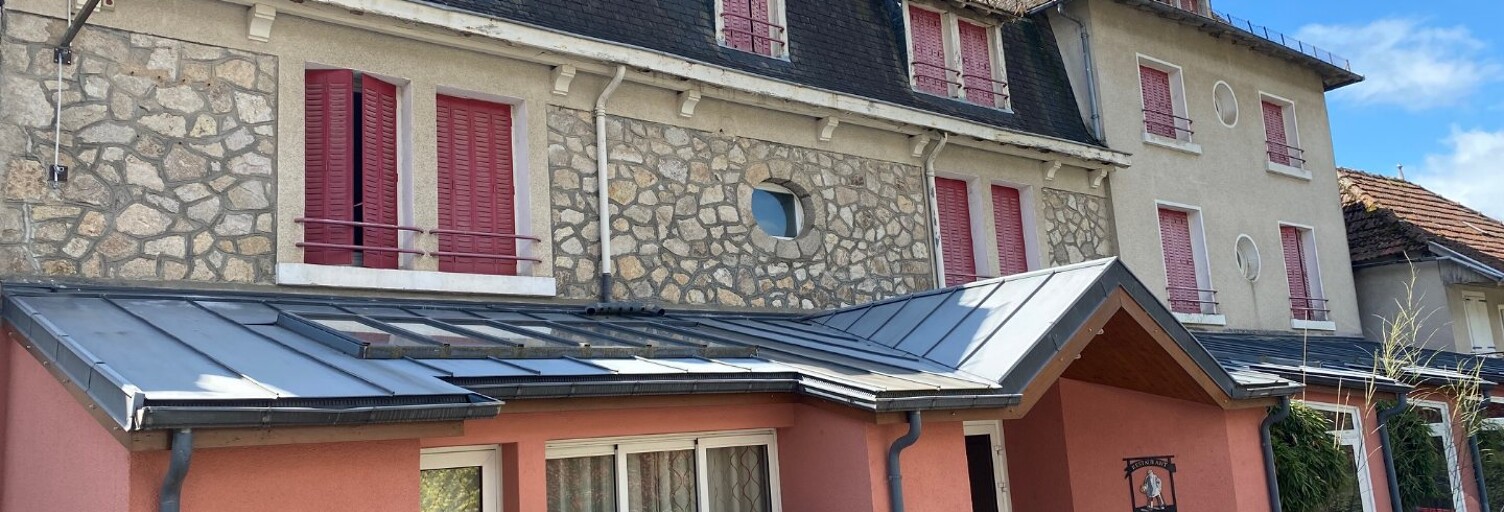 Maison 21 Pièces 900 m² à vendre à Puycapel (15340)