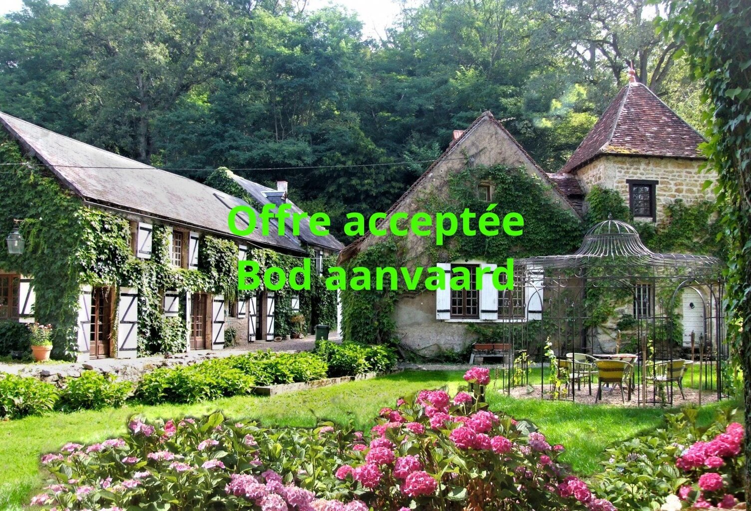 Moulin monumental unique avec piscine à vendre en Morvan — photo 1