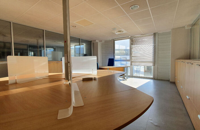 Bureaux Marseille 861 m2 — photo 5