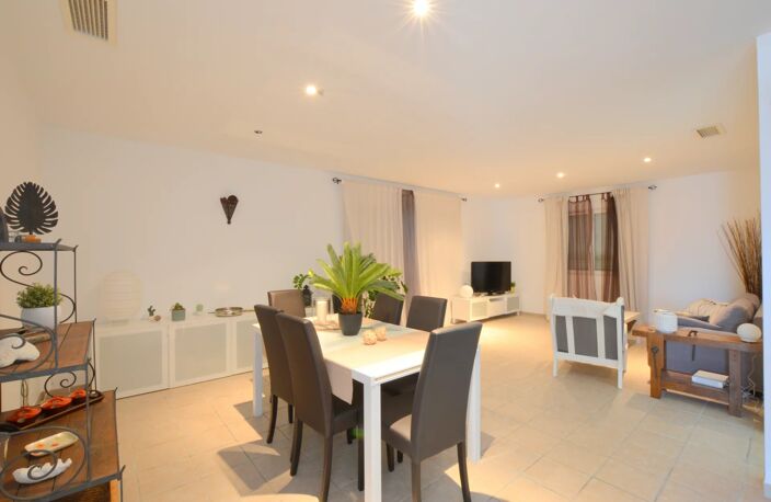 Maison plain pied 4 pièces de 130 m² Vailhauquès — photo 3