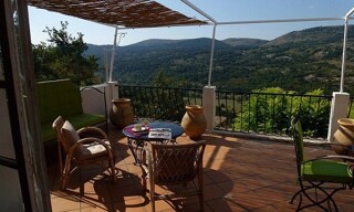 Maison 15 Pièces 393 m² à vendre à Coursegoules (06140)