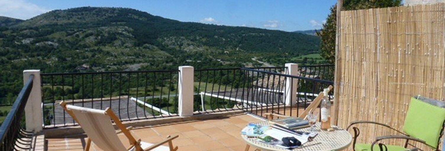 Maison 15 Pièces 393 m² à vendre à Coursegoules (06140)