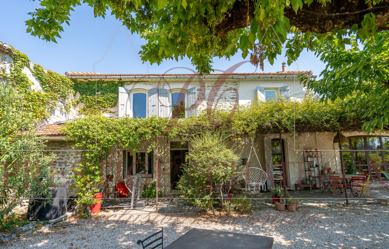 maison 10 pièces 230 m2 à vendre à Camaret-sur-Aigues (84850)