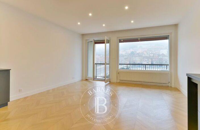 Lyon 2 - Saint Antoine - Appartement de 117.11 m² - Garage - 3 chambres — photo 2