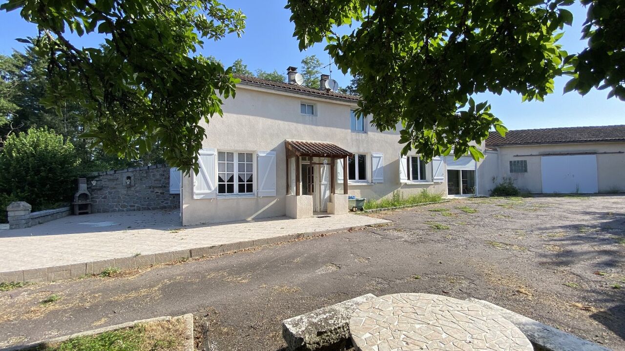 maison 10 pièces 310 m2 à vendre à Bussière-Badil (24360)
