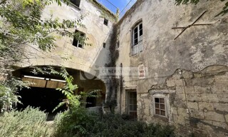 Maison  292 m² à vendre à Tarascon (13150)