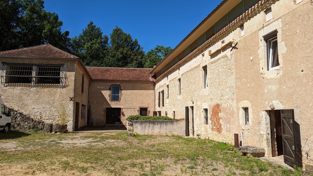 maison 12 pièces 605 m2 à vendre à Cordes-sur-Ciel (81170)