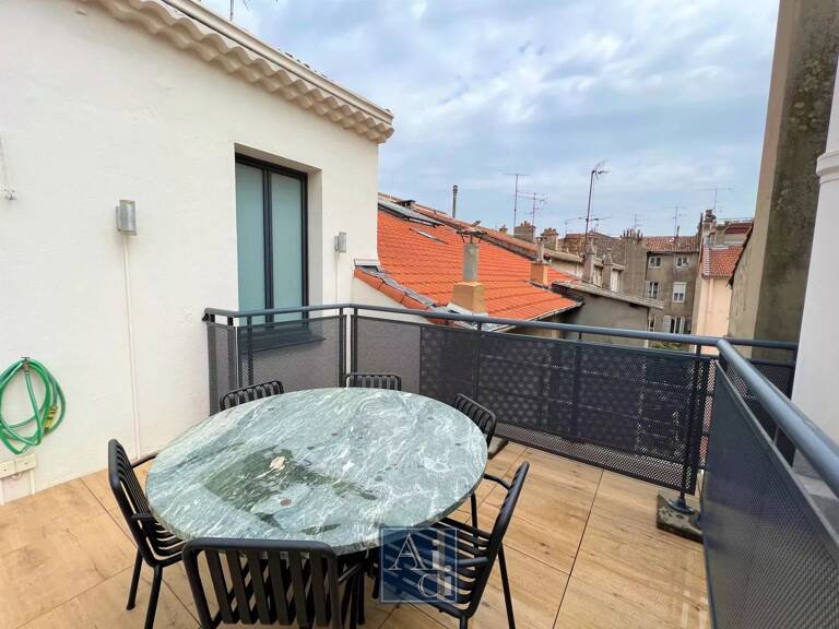 Cannes à 200m du Palais des Festivals. Dernier étage avec terras — photo 1