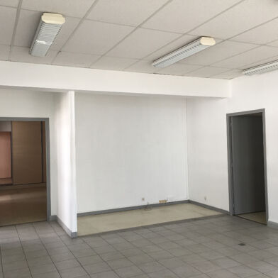 Bureau 200 m²