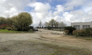 Terrain  3350 m² à louer à Kersaint-Plabennec (29860)