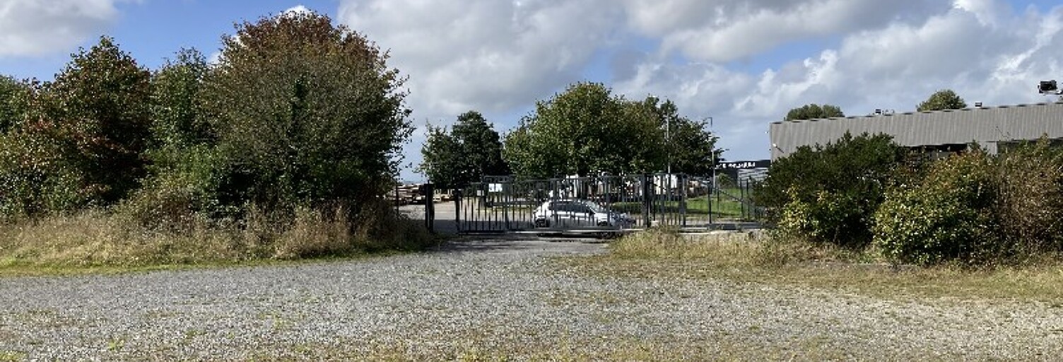 Terrain  3350 m² à louer à Kersaint-Plabennec (29860)