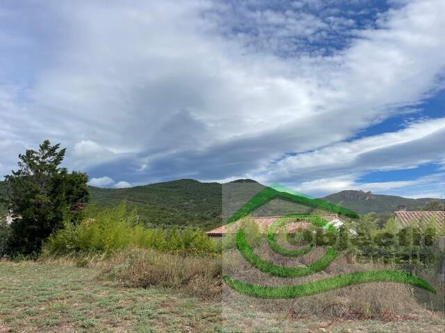 Terrain constructible — photo du bien