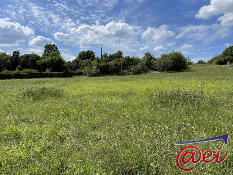 Terrain constructible de 3200 m2 — photo 1