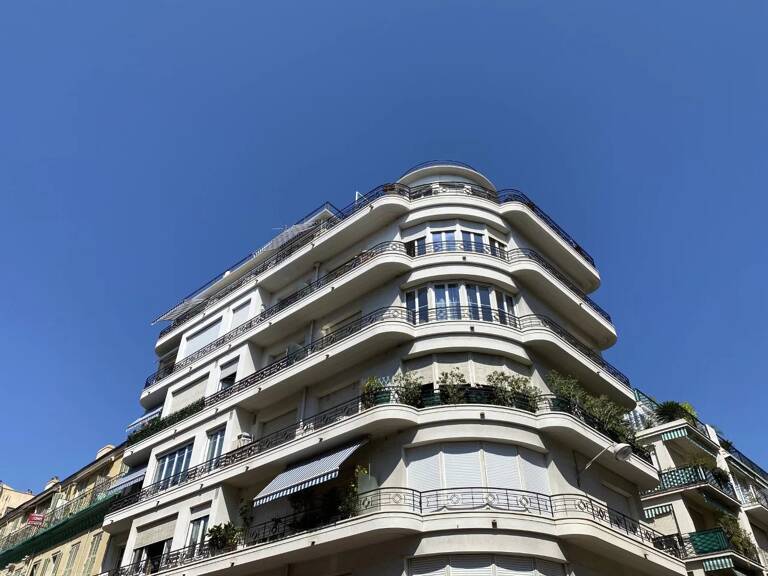 2 PIECES NICE CARRE D'OR. A 200 m des plages. — photo 1