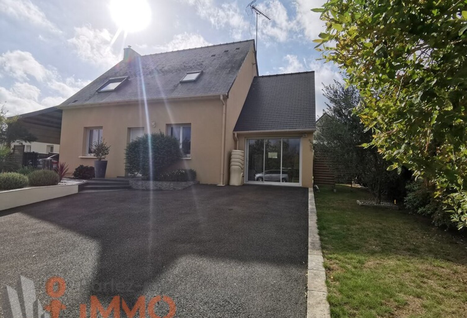 Villa — photo 1
