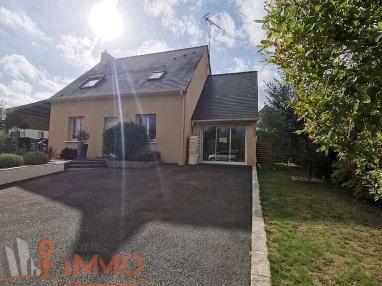 Villa — photo 1