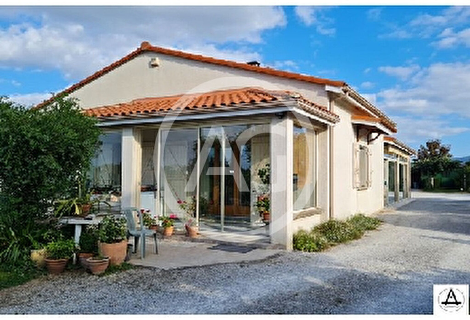 VILLA T4 - PLAIN PIED - PISCINE - DOUBLE GARAGE — photo 1