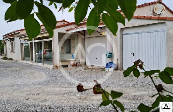 VILLA T4 - PLAIN PIED - PISCINE - DOUBLE GARAGE — photo 2