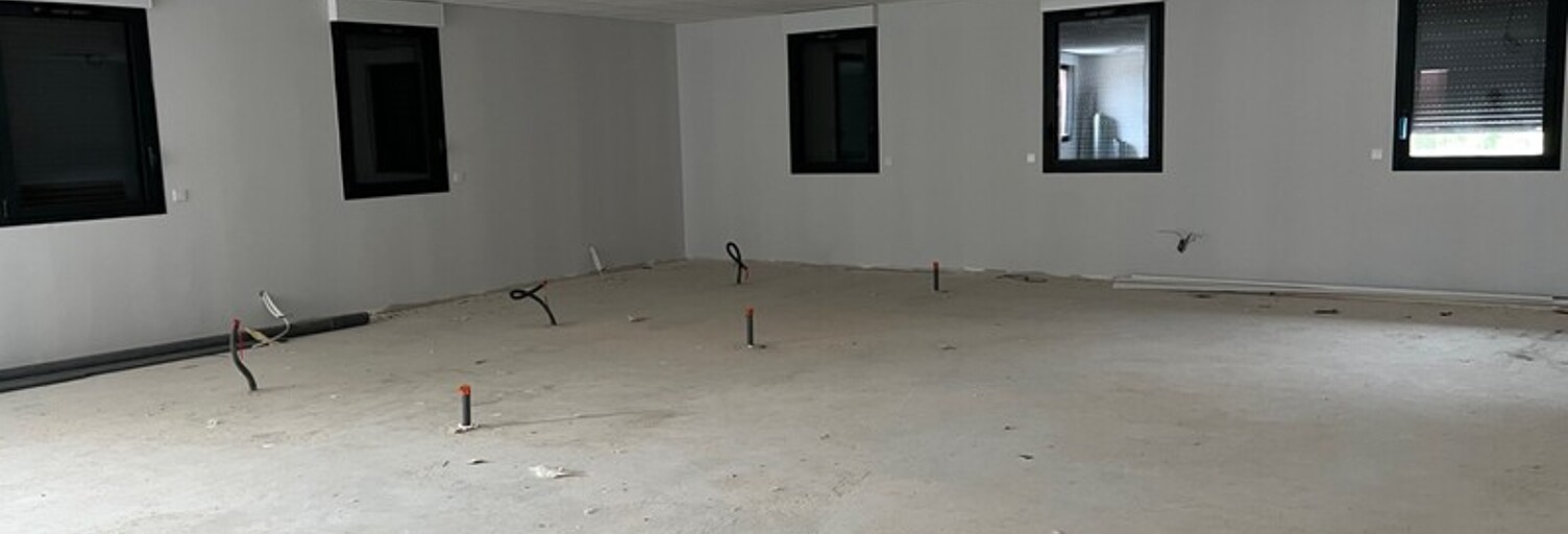 Commerce  232 m² à louer à Hauterives (26390)