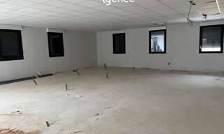 Commerce  232 m² à louer à Hauterives (26390)