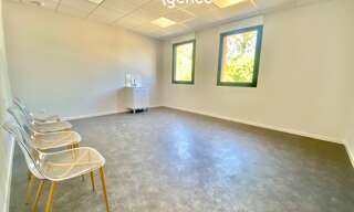 Commerce  24 m² à louer à Hauterives (26390)