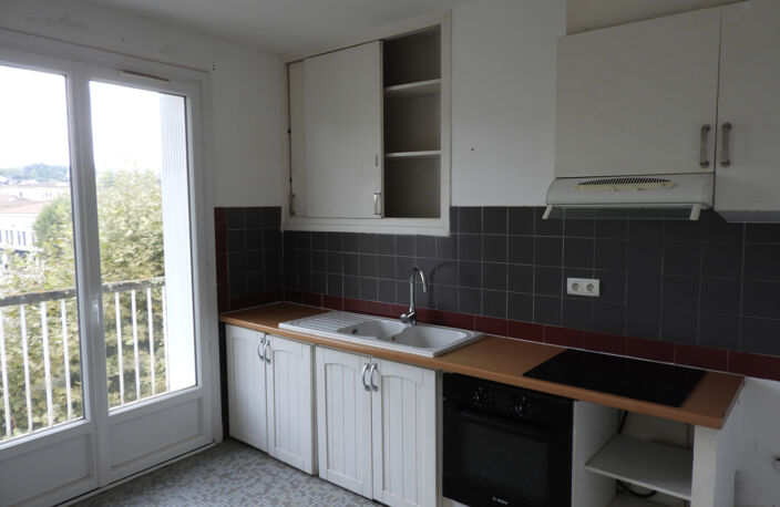  APPARTEMENT T4 - VUE CATHEDRALE — photo 3
