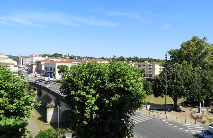  APPARTEMENT T4 - VUE CATHEDRALE — photo 5