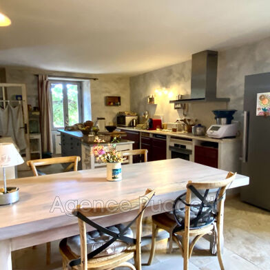 Maison 7 pièces 273 m²