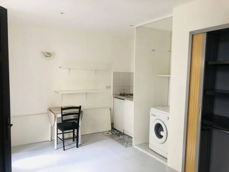 St Jean d'Angely studio au calme — photo 1