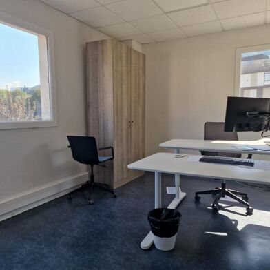 Bureau 2 pièces 700 €