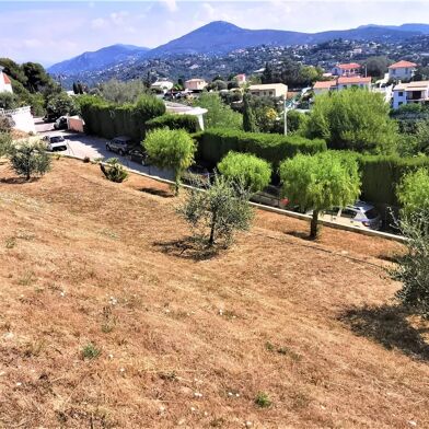 Terrain 826 m²