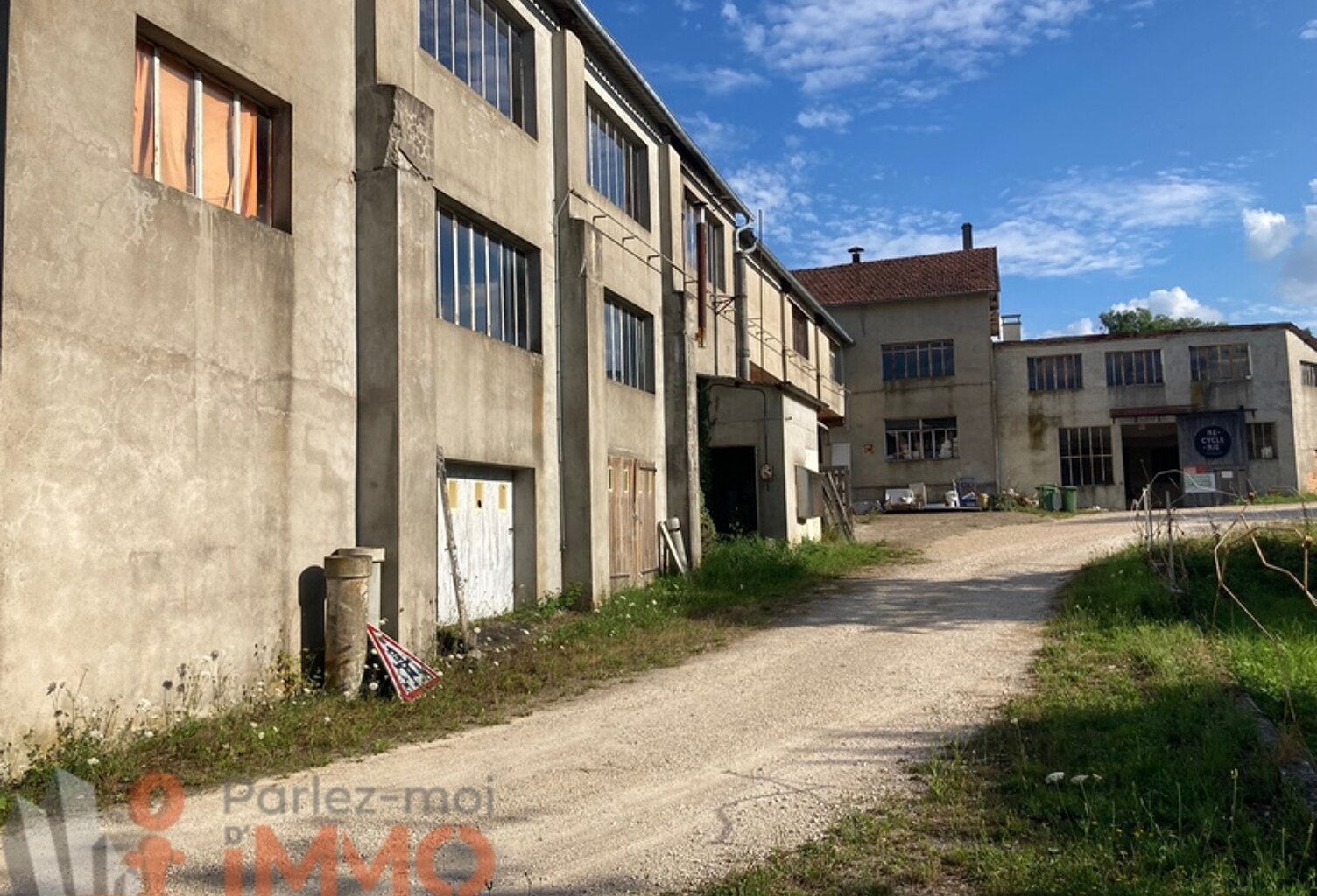 Immeuble — photo 1