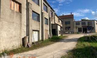 Immeuble  3600 m² à vendre à Saint-Amand-en-Puisaye (58310)