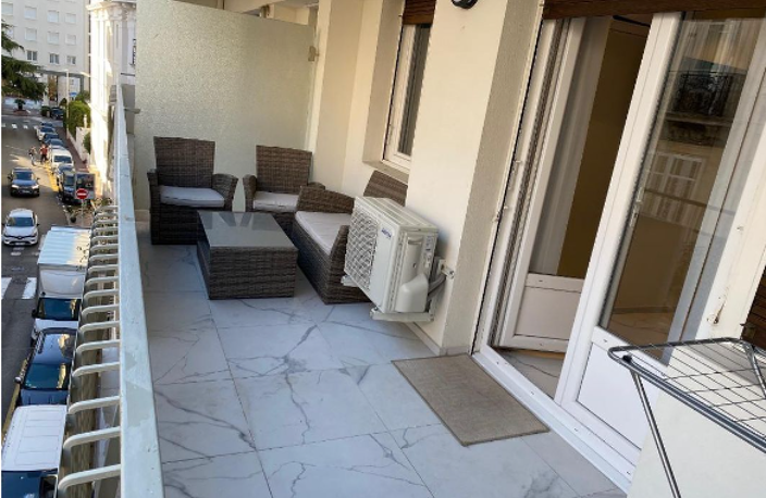 BANANE 2 PIECES LUXE PRES DE LA RUE D'ANTIBES ET DE LA CROIS — photo 4