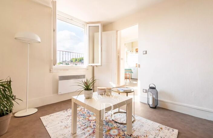 Lyon 1 - Jardin des Plantes - Studio de 25,97 m² - Vue Fourvière - Balcon — photo 5