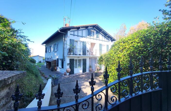 SOCOA -URRUGNE- T5 REZ DE JARDIN - 4 CHBRES - GARAGE — photo 2